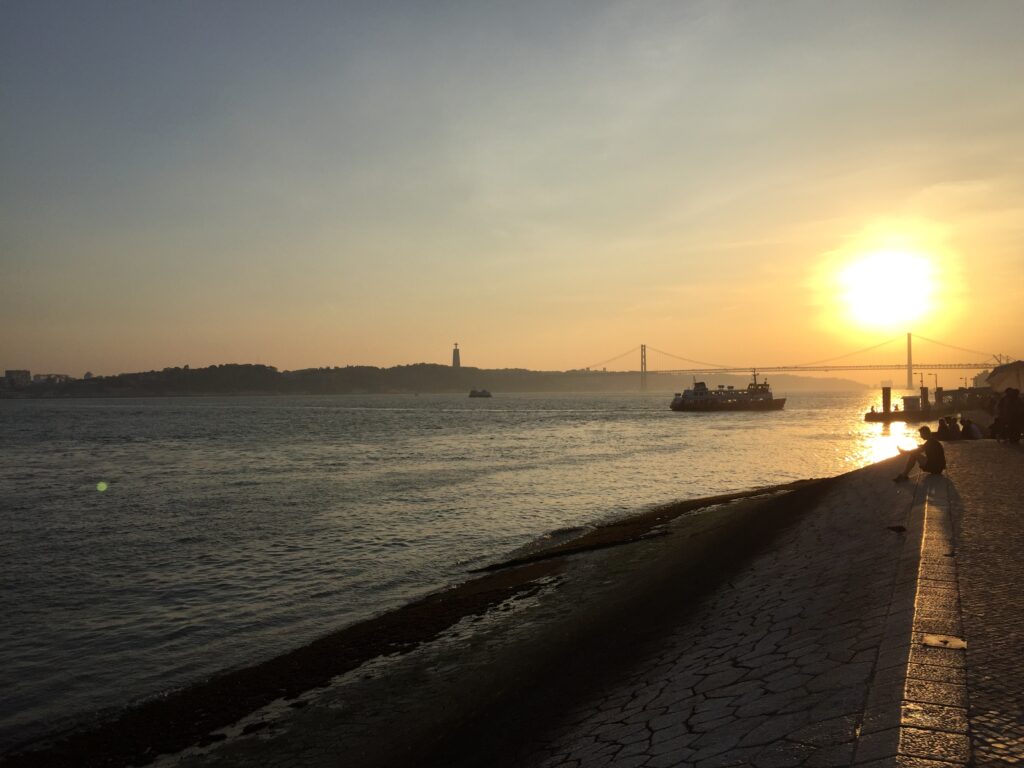 Lissabon Sonnenuntergang TEJO